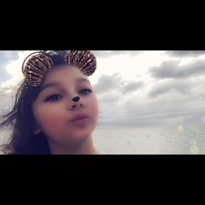 Meet your Posher, Ava